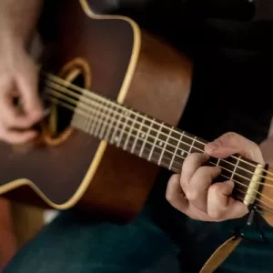 4 aplicativos para aprender a tocar violão