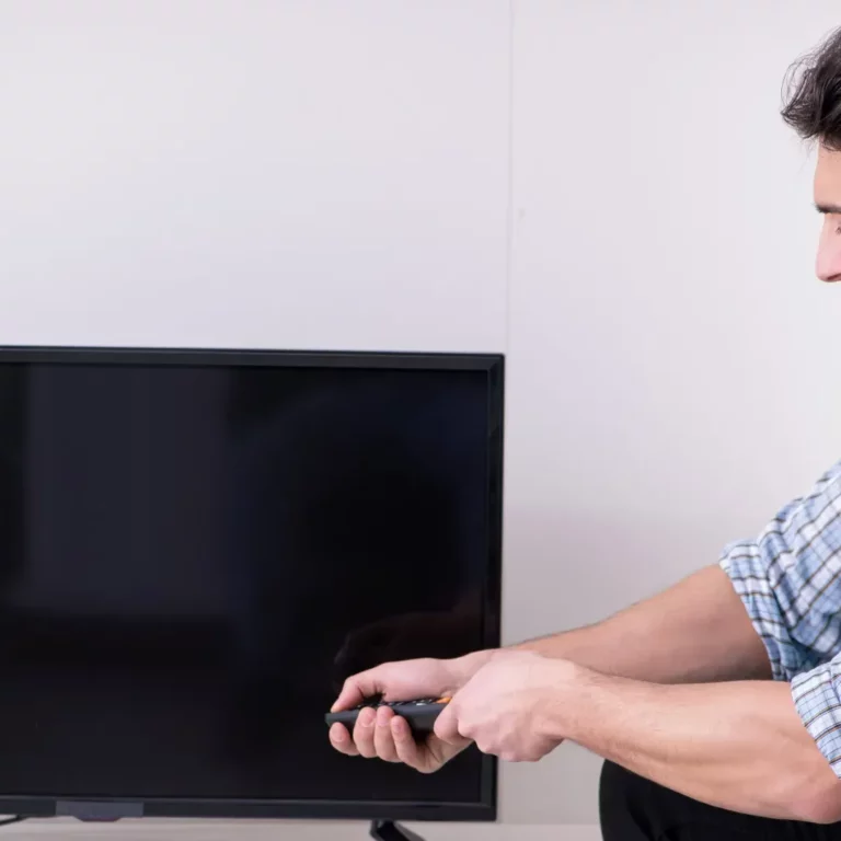 Qual a marca de TV que mais dá defeito? Veja o índice!