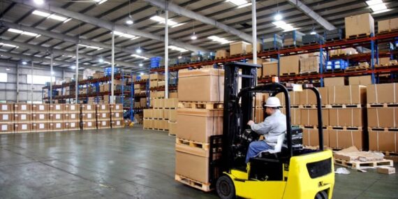 Vagas em Logística e Armazém para Profissionais Avançados: Liderança, Planejamento e Altos Salários