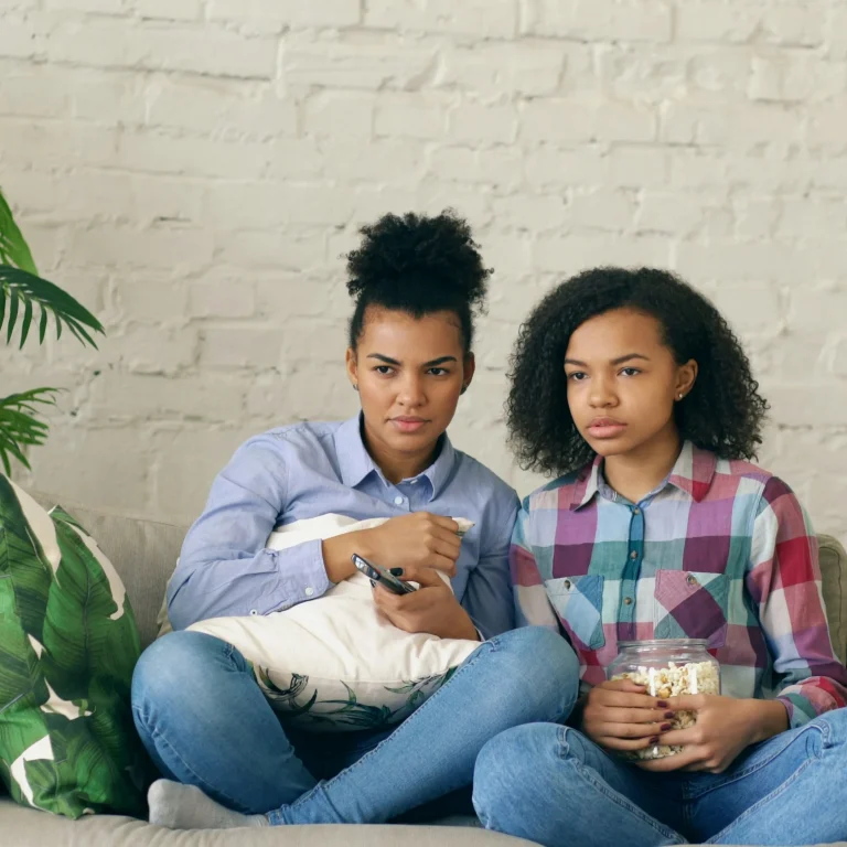 Séries adolescentes que também conquistam adultos